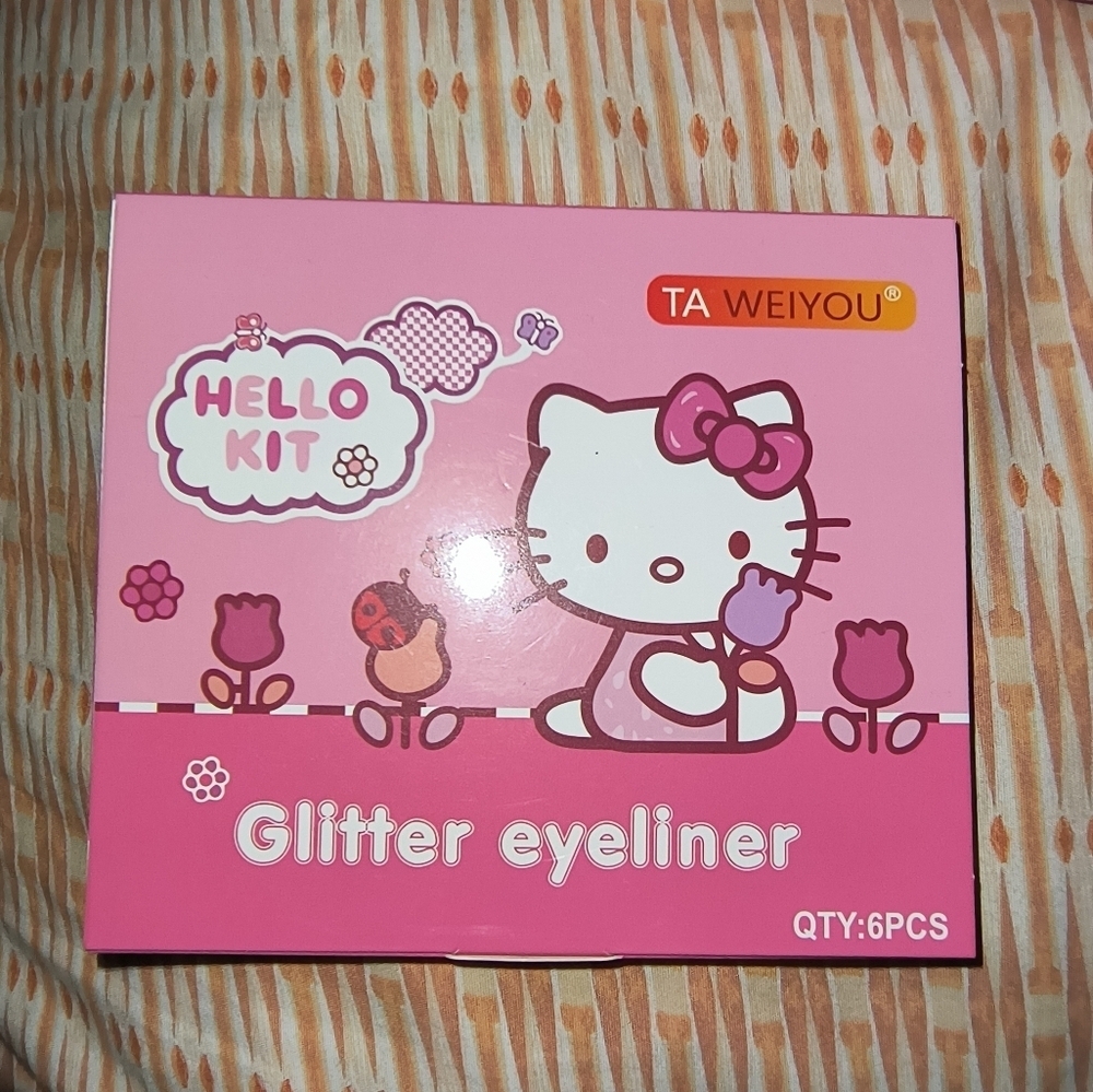 Hello Kitty Pink Glitter Eyeliner - Picture 2 of 4